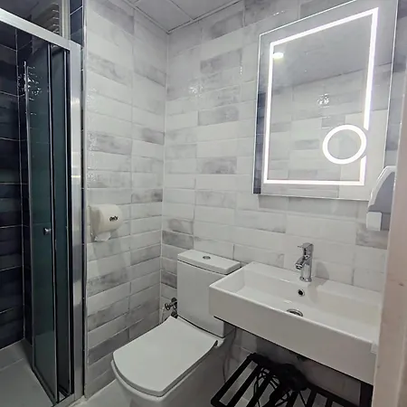 Aim Hotel