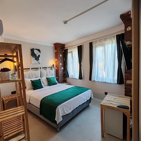 Aim Hotel *