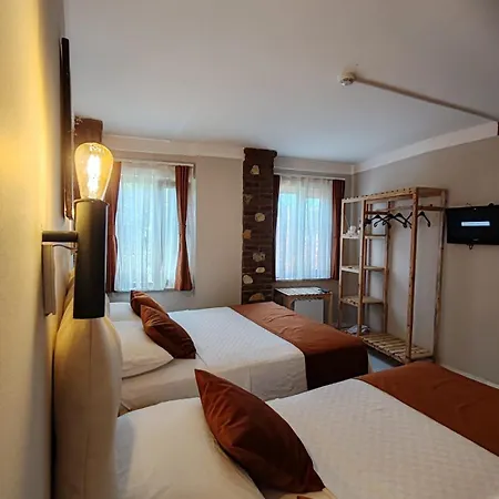 Aim Hotel *
